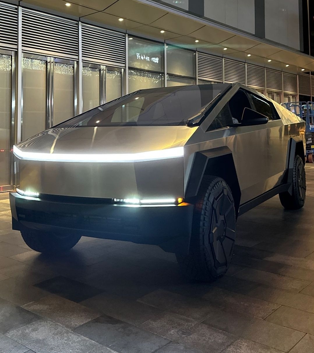 File:Tesla Cybertruck (53556790768).jpg